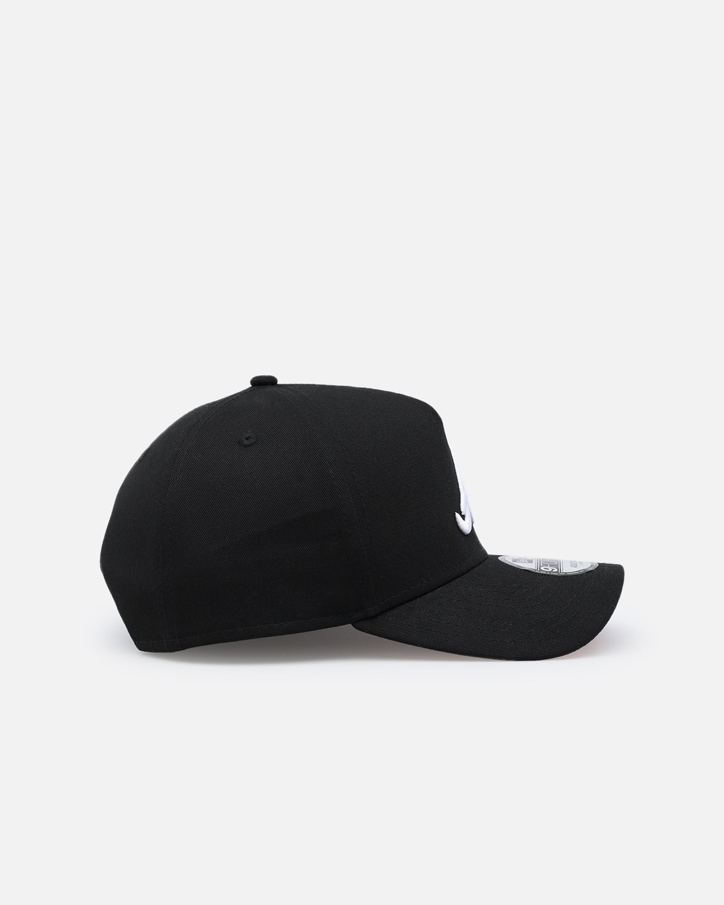 New Era Atlanta Braves 'Pink Satin Hearts' 9FORTY A-Frame Snapback Black/White