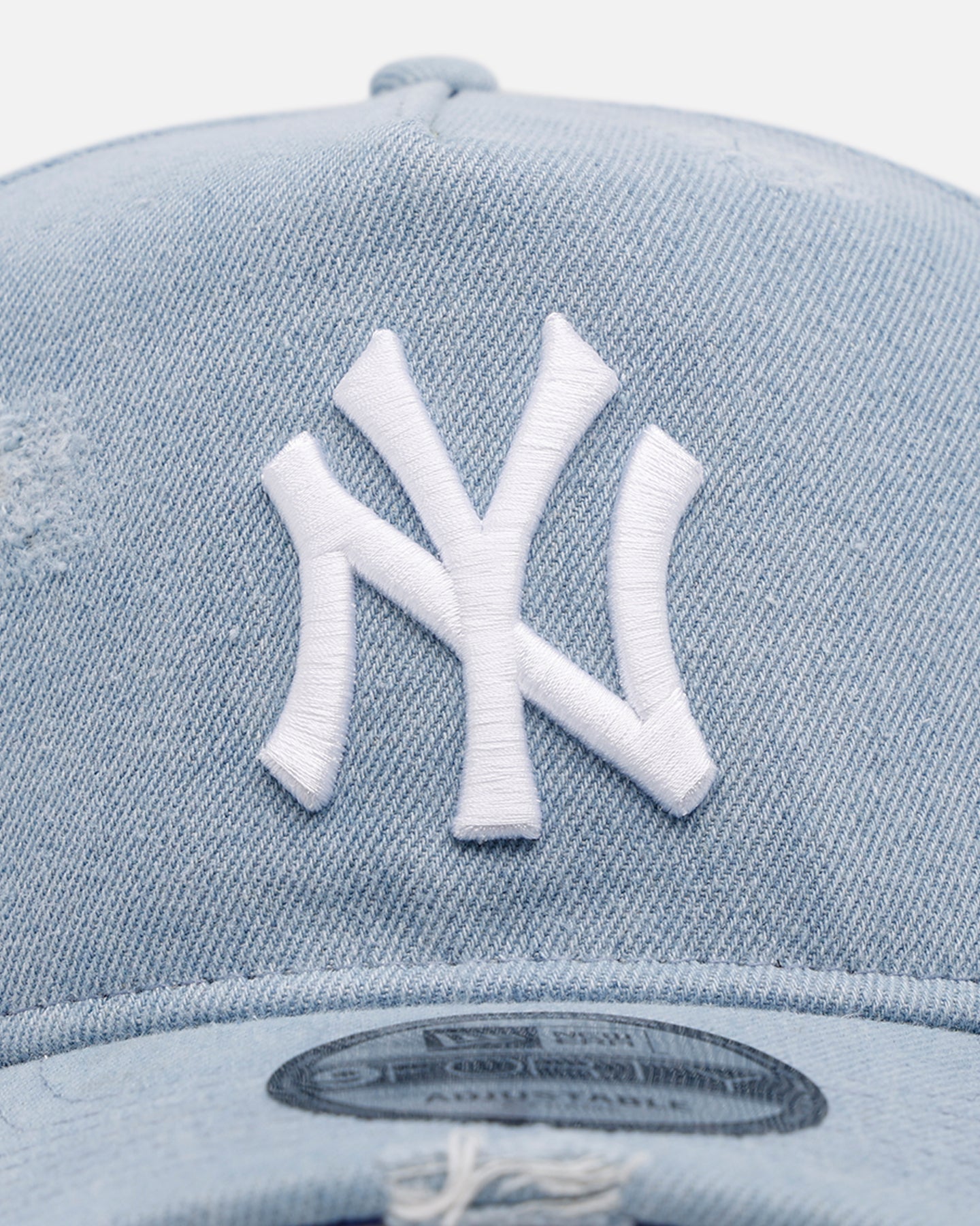 New Era New York Yankees 'Distressed Denim' 9FORTY A-Frame Snapback Light Wash Denim