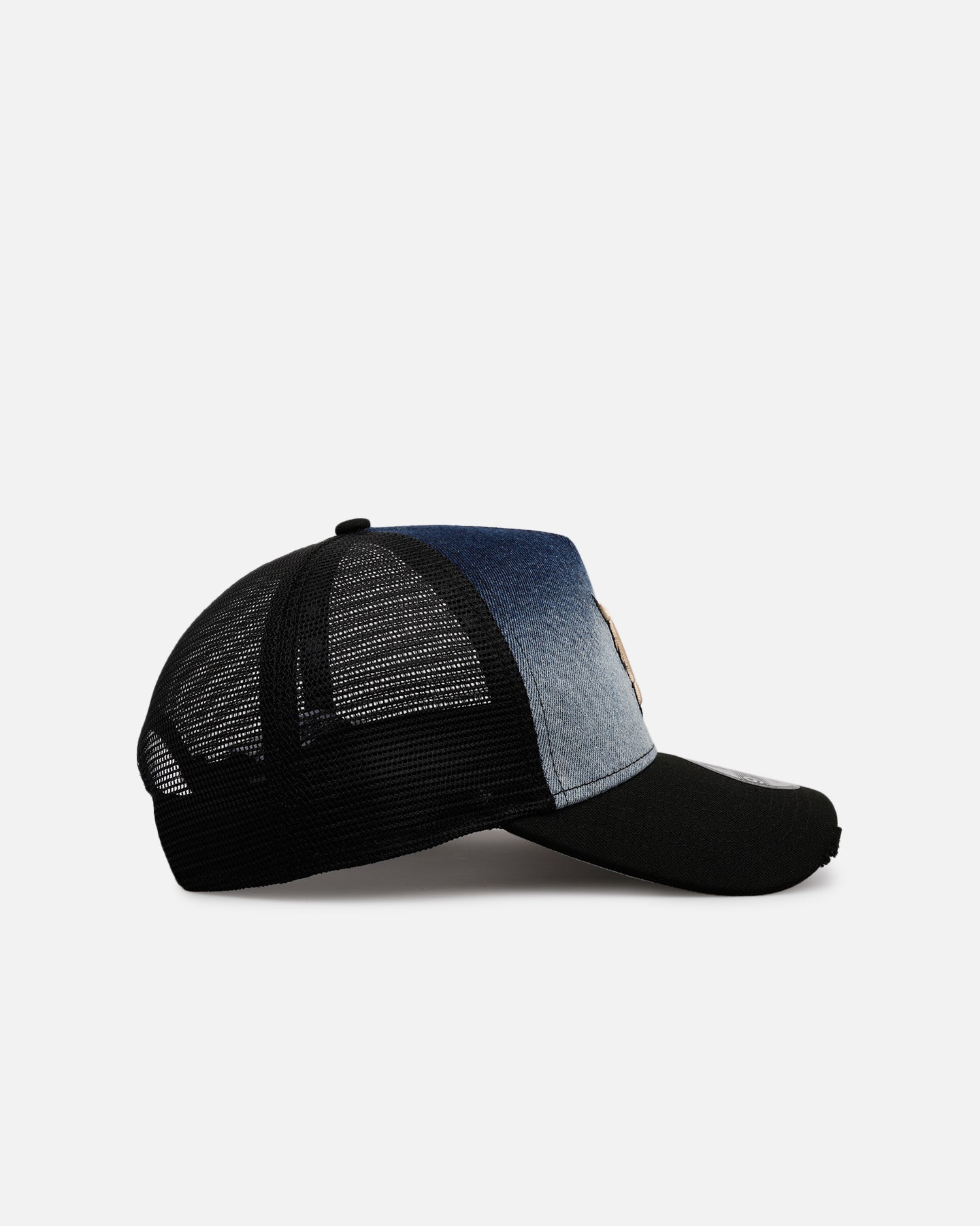 New Era Detroit Tigers 'Bleach' 9FORTY A-Frame Trucker Snapback Denim