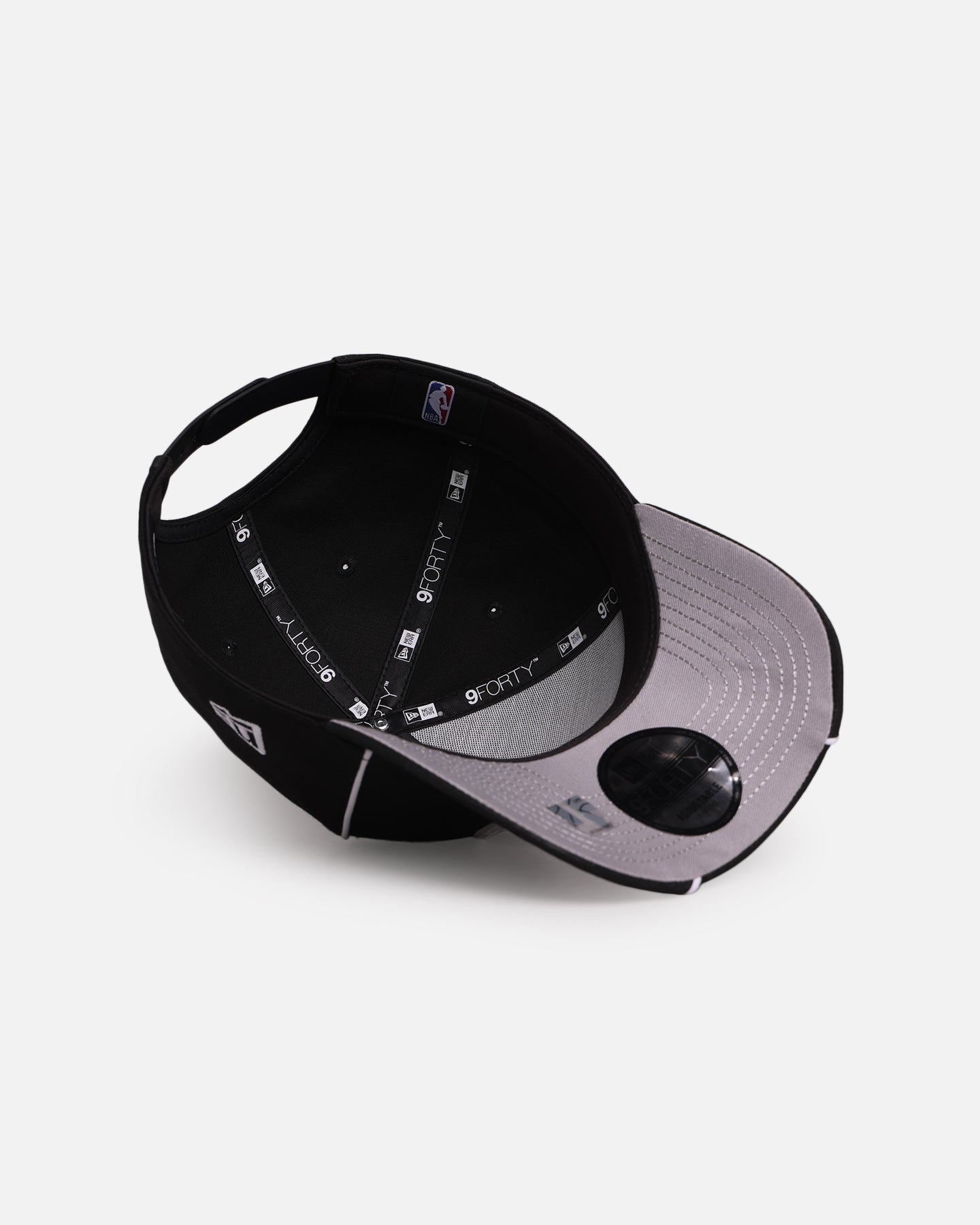 New Era Chicago Bulls 'Piping' 9FORTY A-Frame Snapback Black/White
