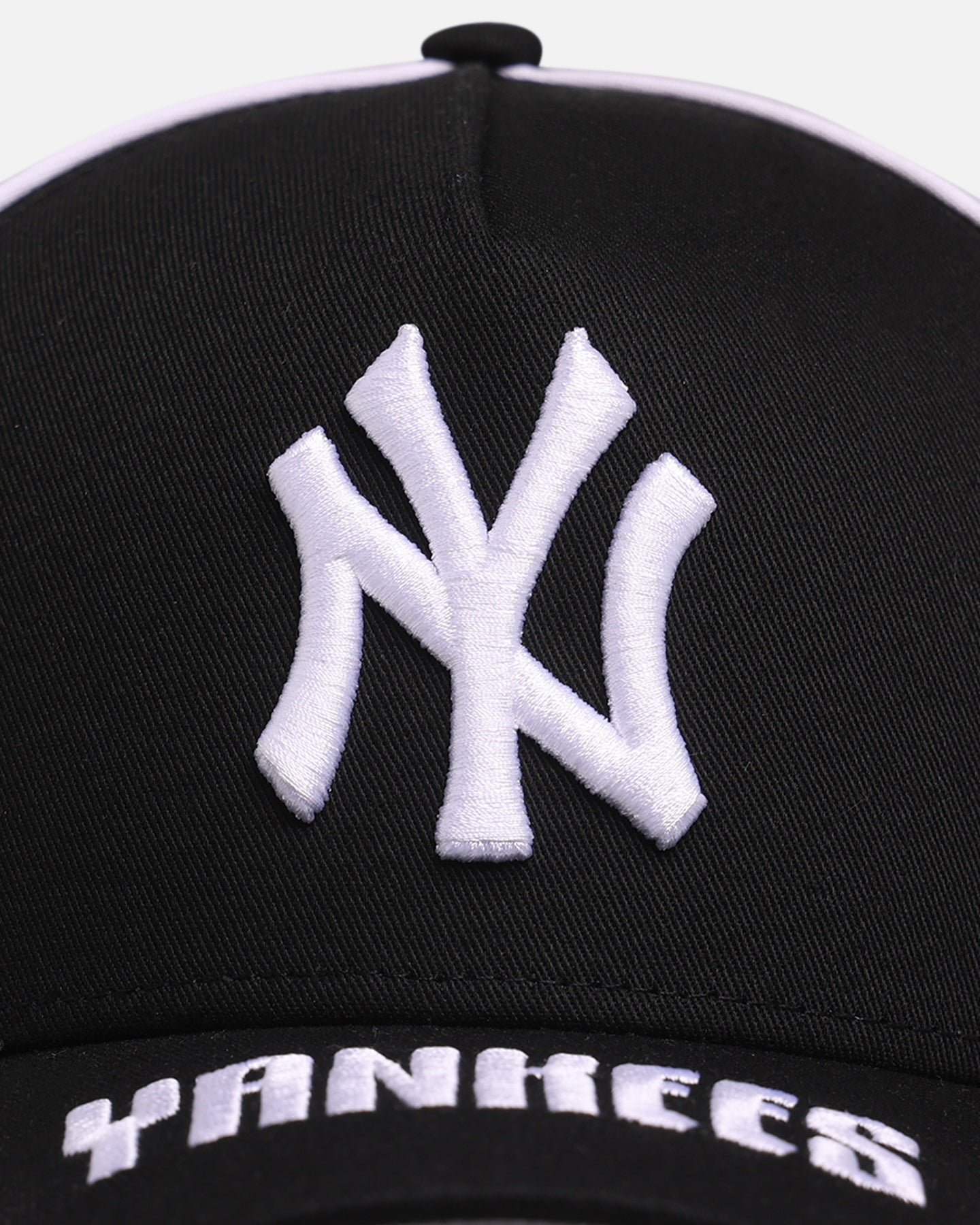 New Era New York Yankees 'Piping' 9FORTY A-Frame Snapback Black/White