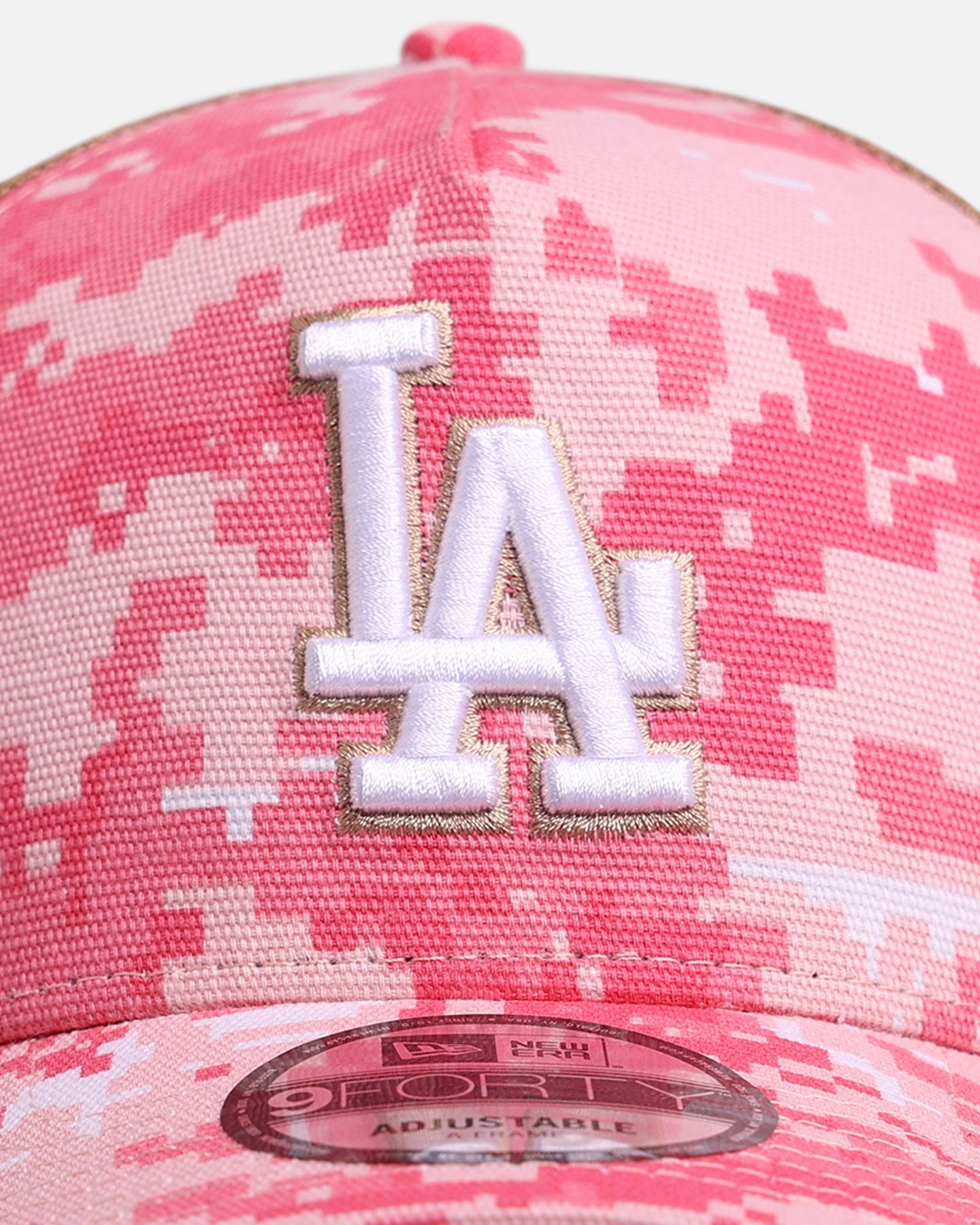 New Era Los Angeles Dodgers 'Digi Camo' 9FORTY A-Frame Trucker Snapback Pink/White