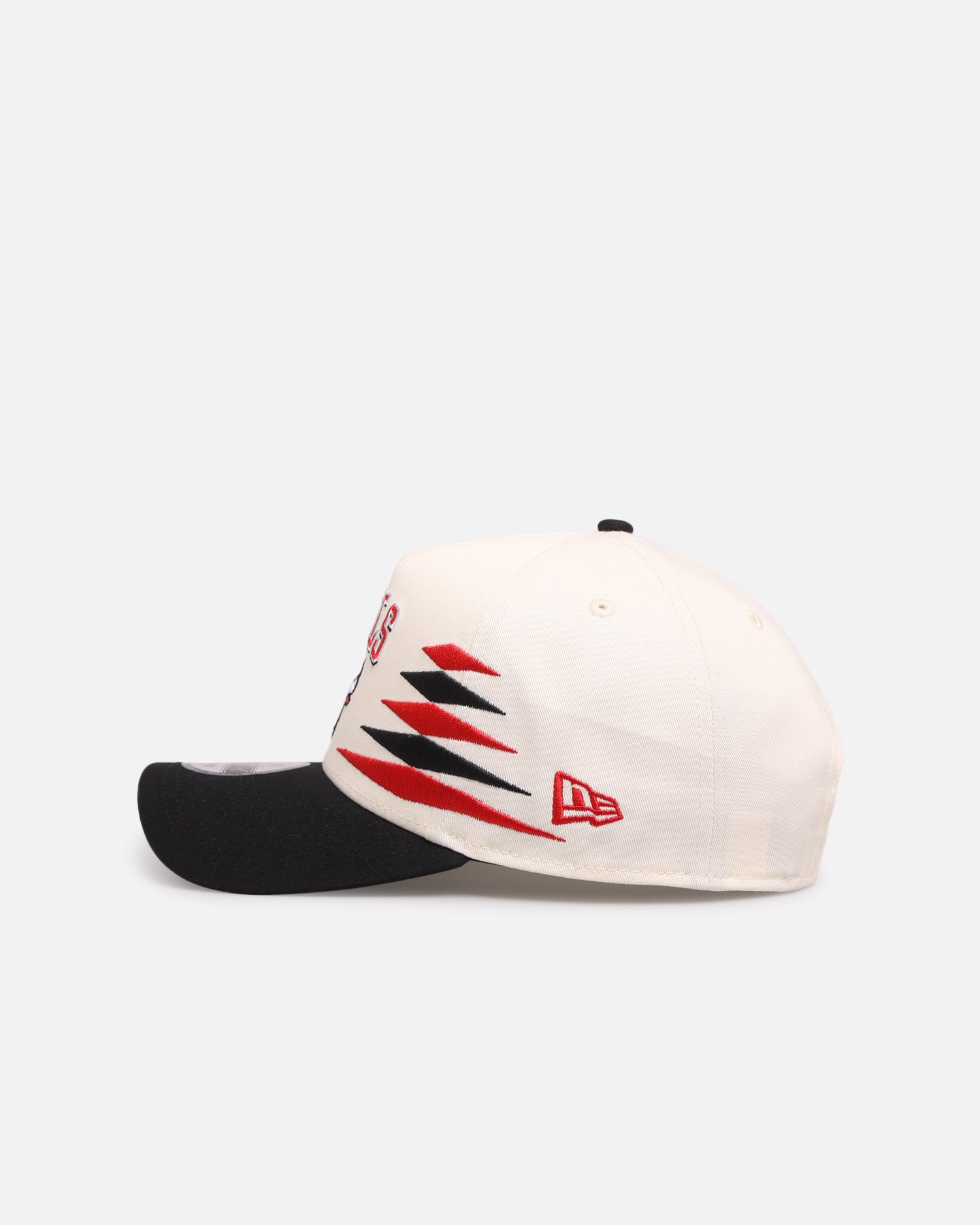 New Era Chicago Bulls 'Regency Crown' 9FORTY A-Frame Snapback Chrome White/Black