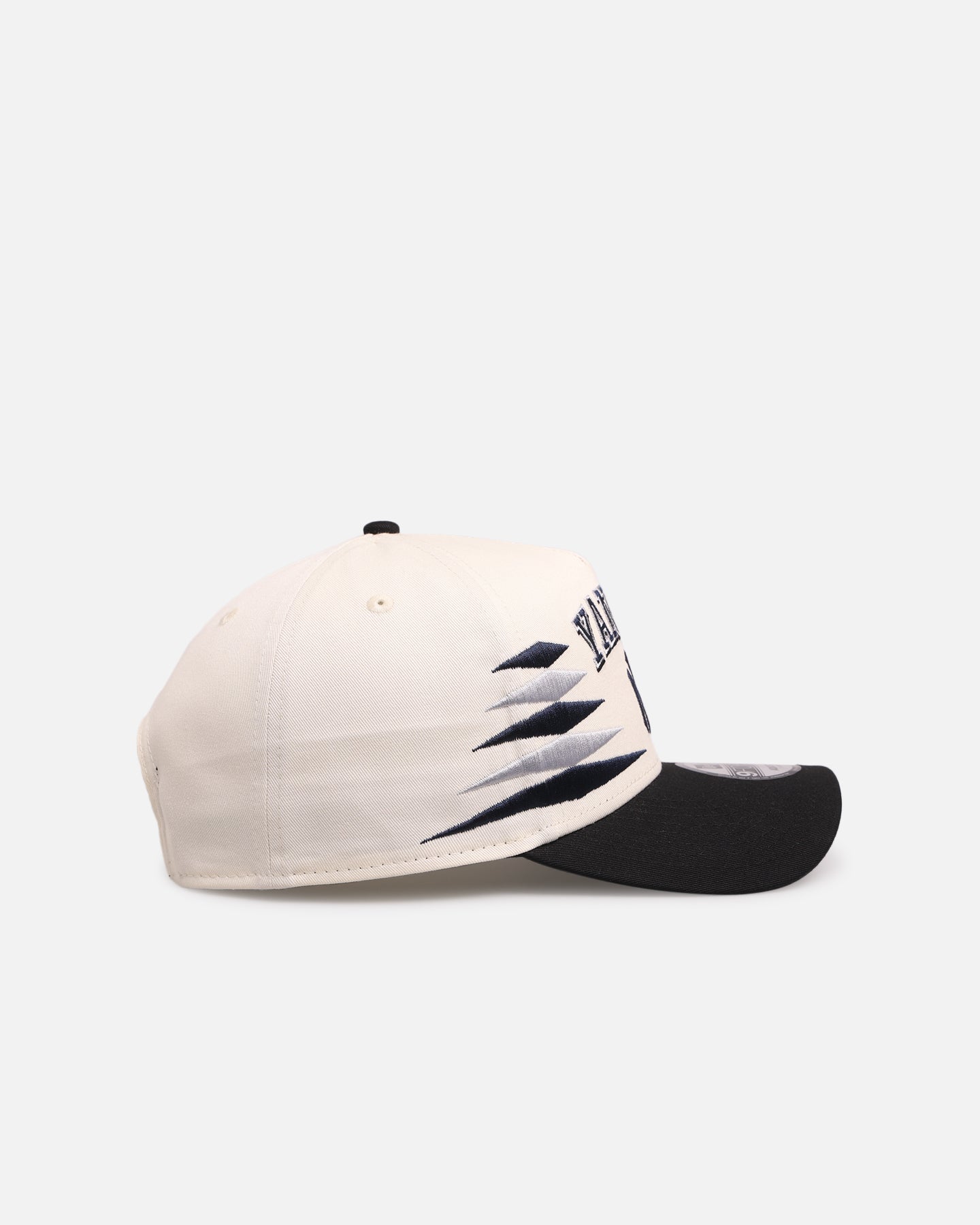 New Era New York Yankees 'Regency Crown' 9FORTY A-Frame Snapback Chrome White/Black
