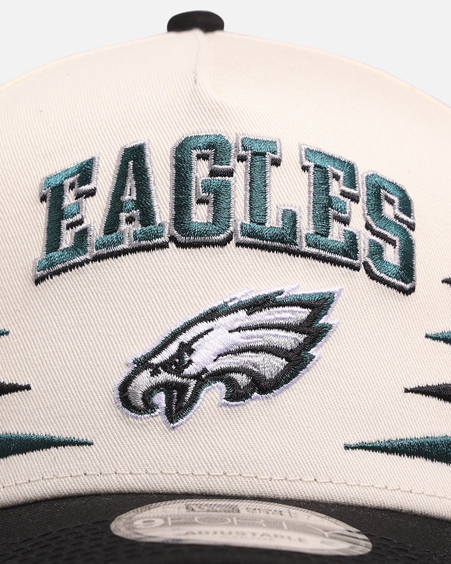 New Era Philadelphia Eagles 'Regency Crown' 9FORTY A-Frame Snapback Chrome White/Black