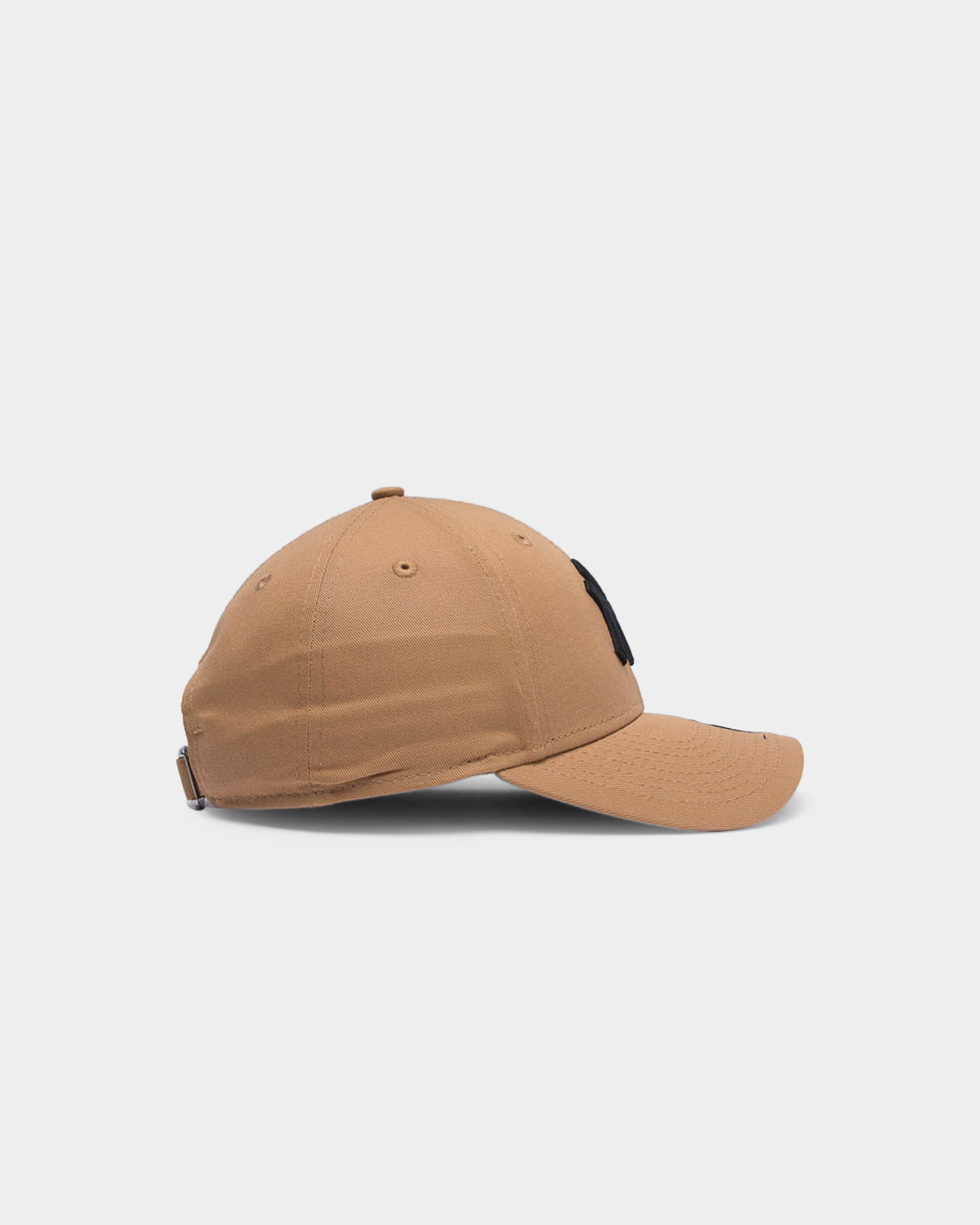 New Era Women's New York Yankees 9FORTY Strapback Wheat/Black