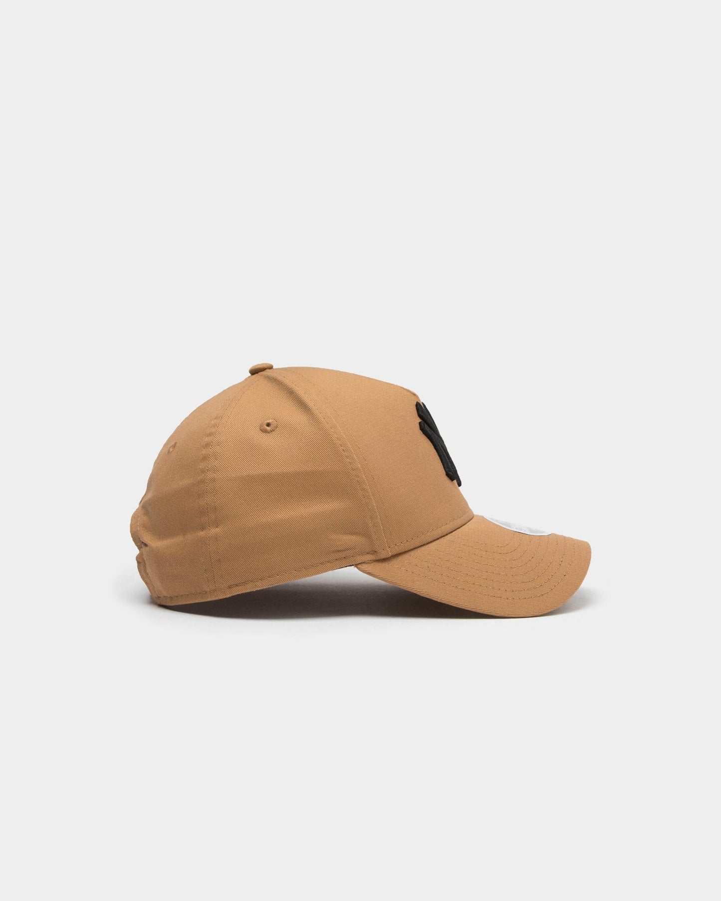 New Era Women's New York Yankees 9FORTY A-Frame Snapback Wheat/Black