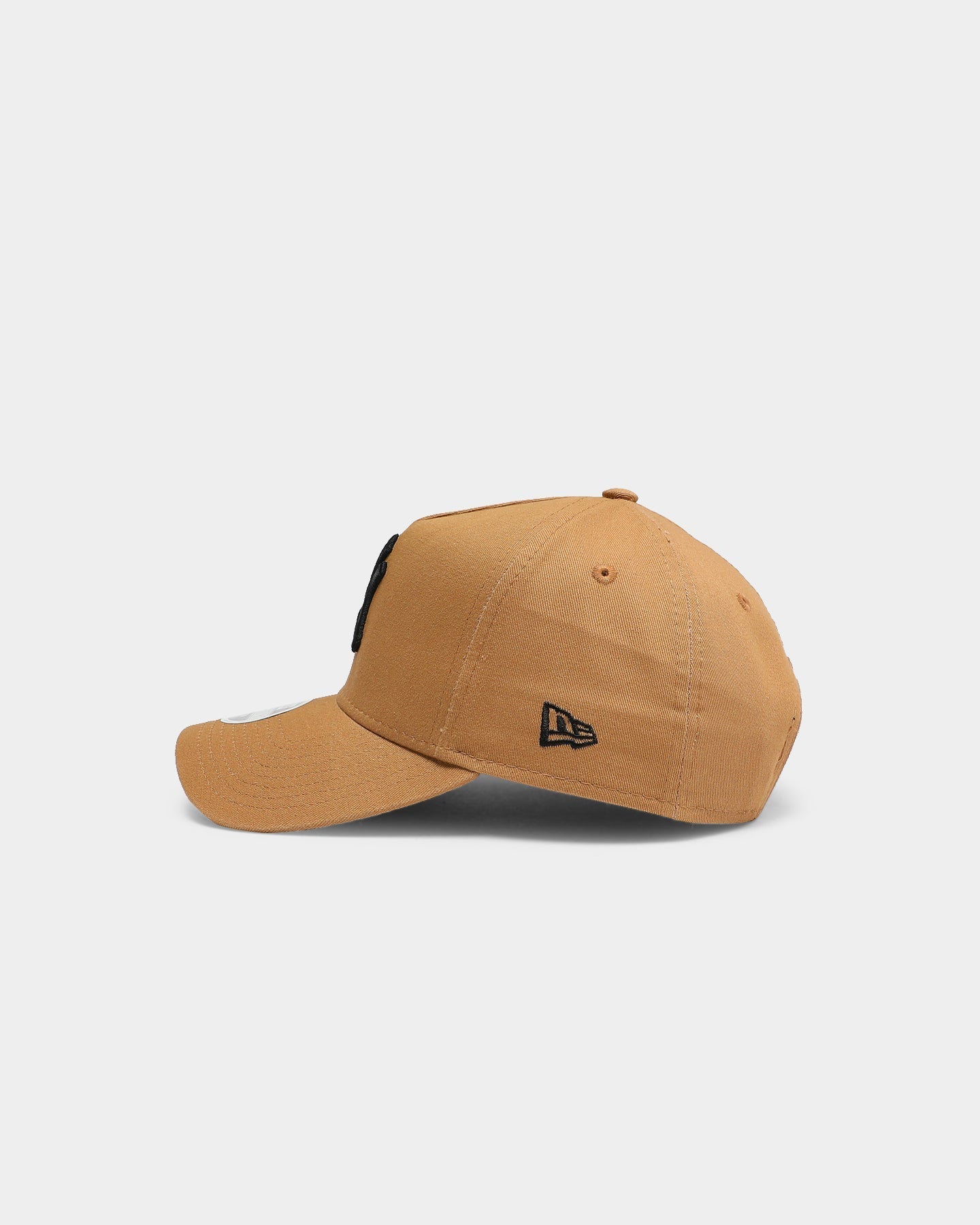 New Era Women's New York Yankees 9FORTY A-Frame Snapback Wheat/Black
