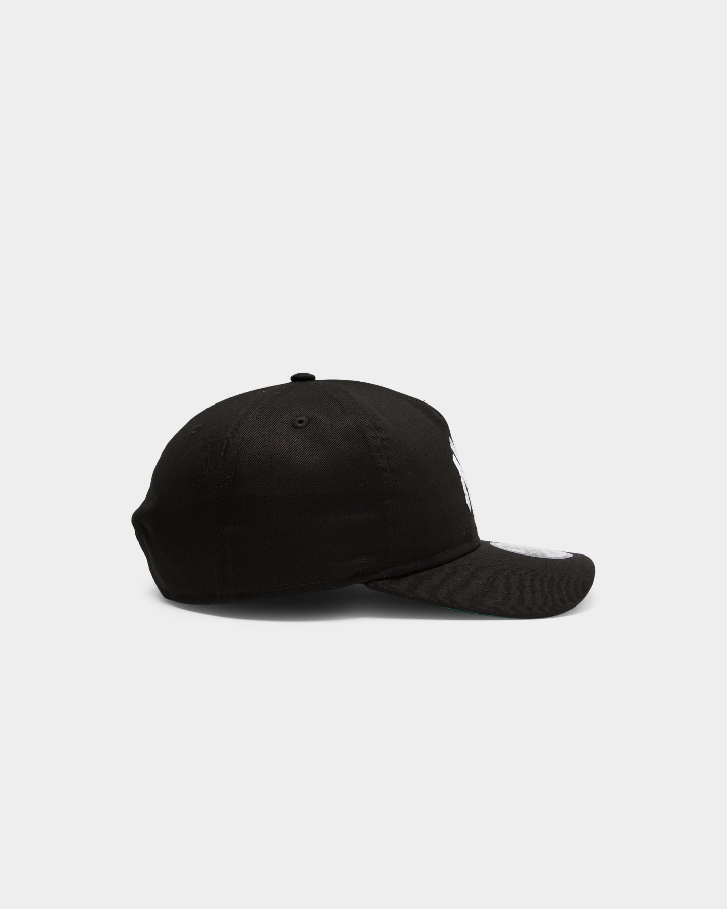 New Era Men's New York Yankees Mini Logo Old Golfer Snapback Black/OTC