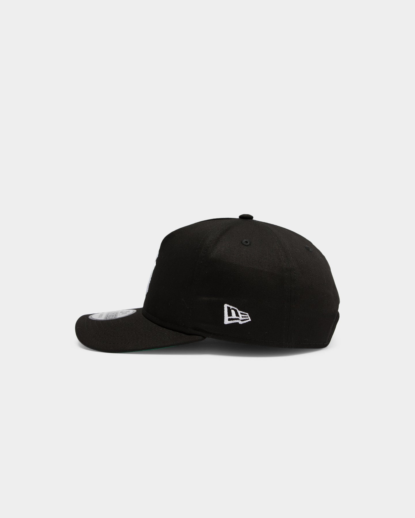New Era Men's New York Yankees Mini Logo Old Golfer Snapback Black/OTC