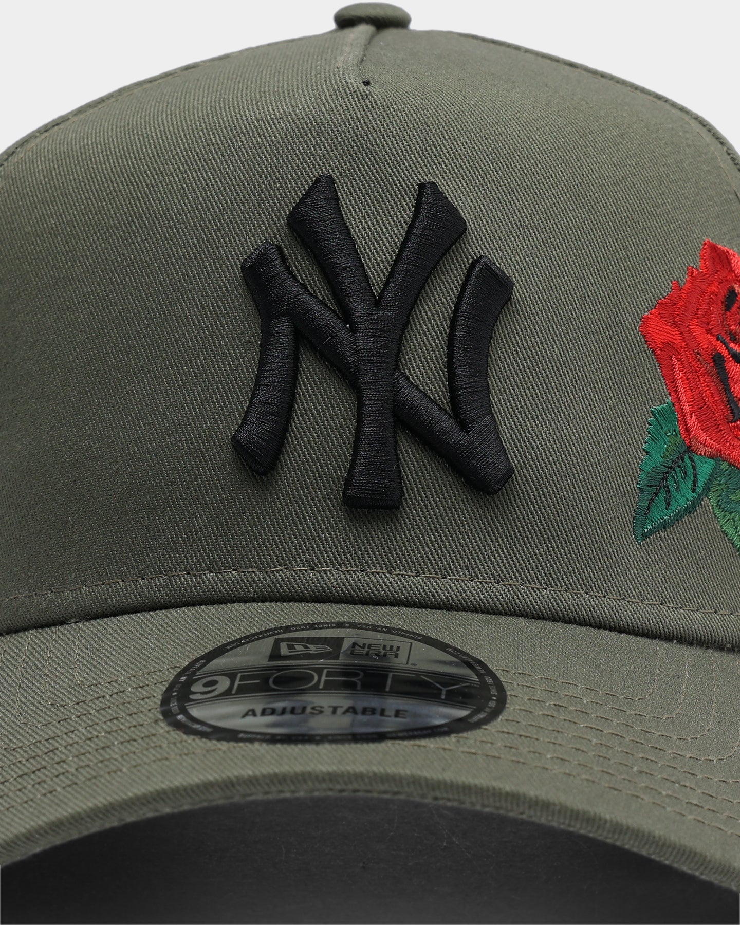 New Era New York Yankees Rose Hit 9FORTY A-Frame Snapback Olive/Black