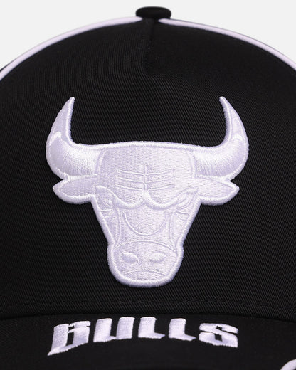 New Era Chicago Bulls 'Piping' 9FORTY A-Frame Snapback Black/White
