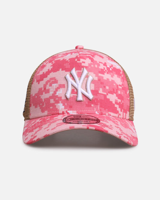 New Era New York Yankees 'Digi Camo' 9FORTY A-Frame Trucker Snapback Pink/White