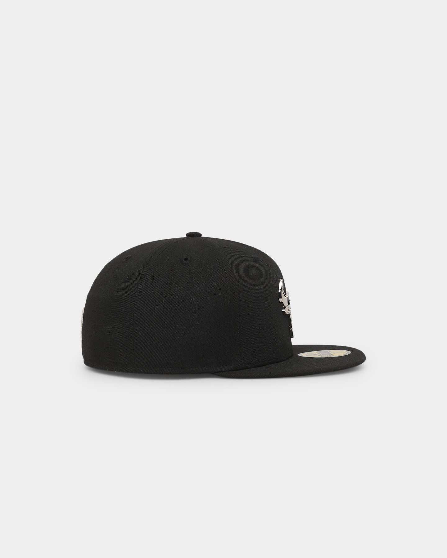 New Era Chicago Bulls 'Metal Badge' 59FIFTY Fitted Black/Silver
